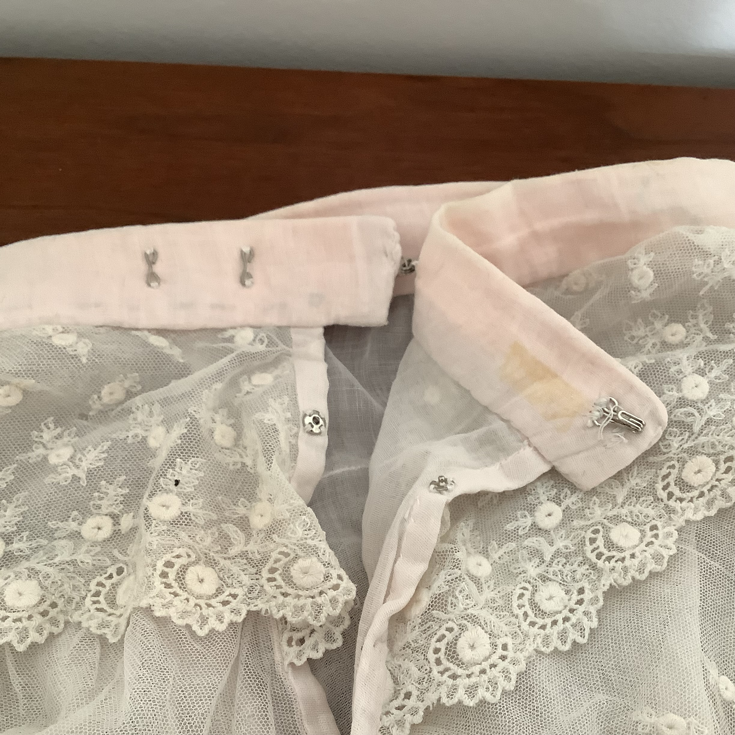 Open hook-and-eye closure