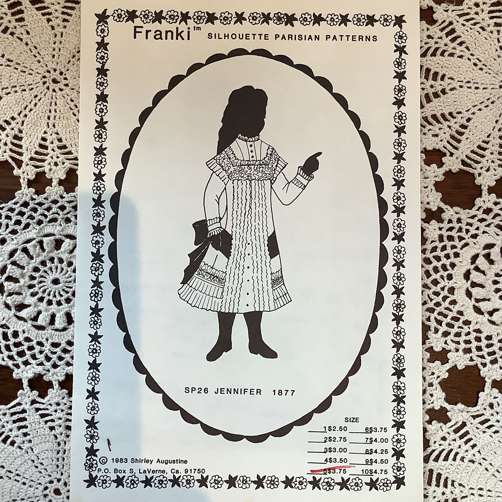 Pattern for a dress with low waist and vertical trim